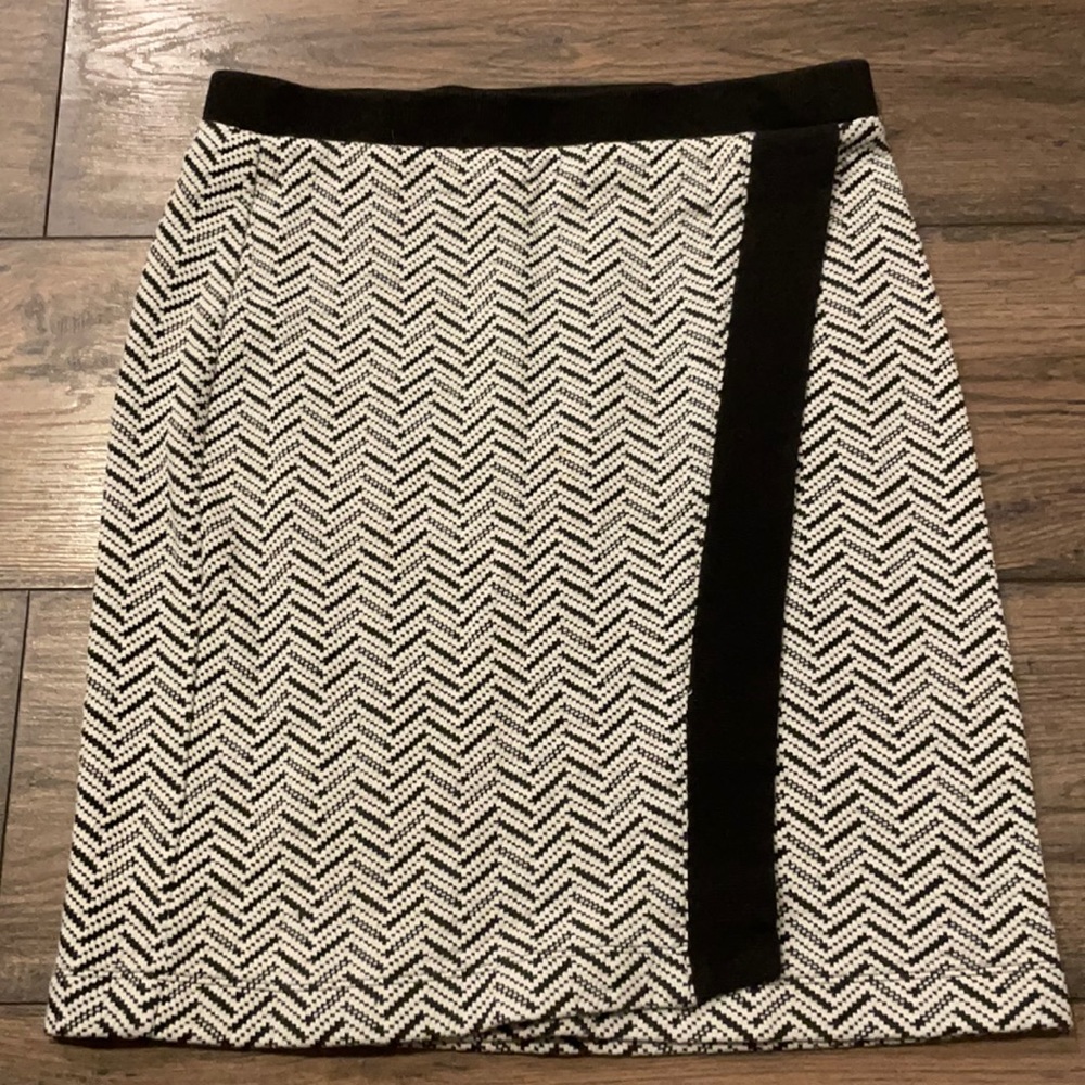 Black & White Patterned Skirt